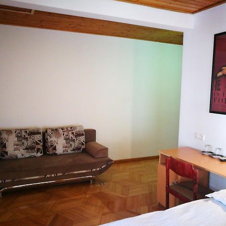 Hotel Salo ティビリシ エクステリア 写真