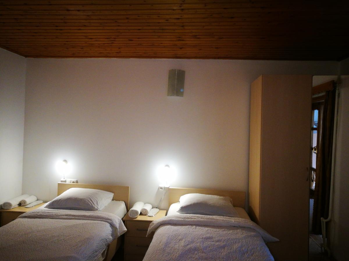 Hotel Salo ティビリシ エクステリア 写真